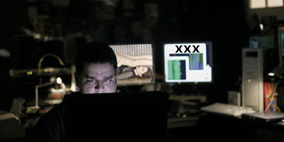 Porn Picks Bone With Torrents Porn Picks Bone With Torrents